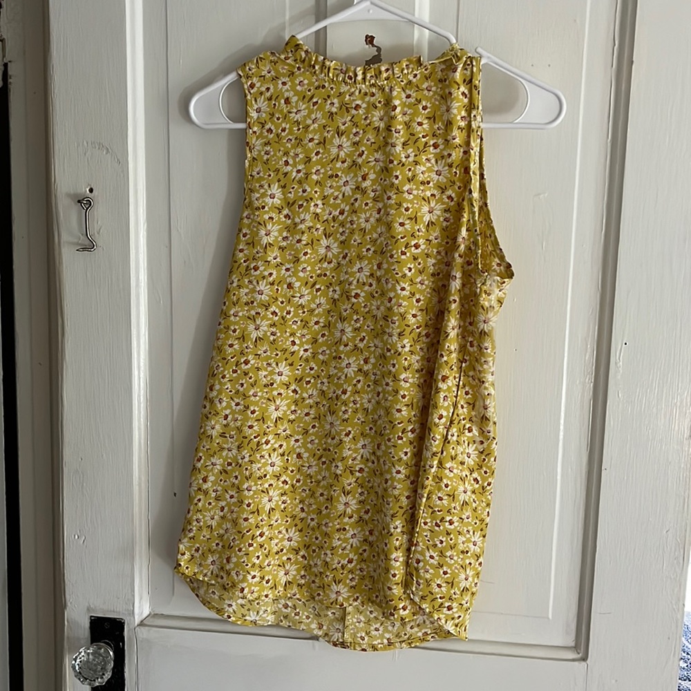 Rielle top, new with tags. Yellow with flowers, size S.